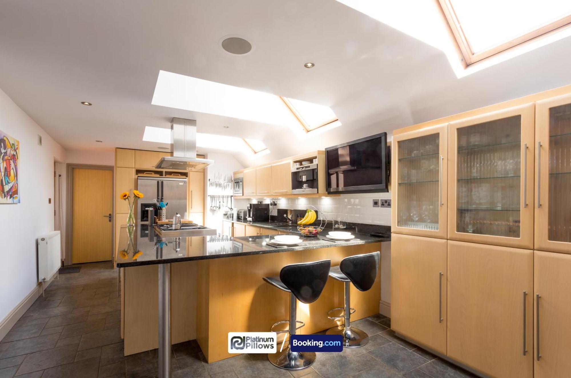 Modern Oxford 4 Bedroom Apartment, Contractor Accommodation, Walkable Into City Centre, Weekly & Monthly Deals ภายนอก รูปภาพ